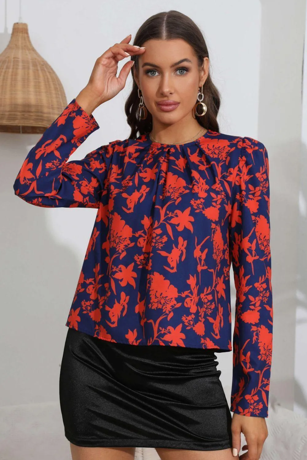 Sharp Round Neck Floral Long Sleeve Blouse