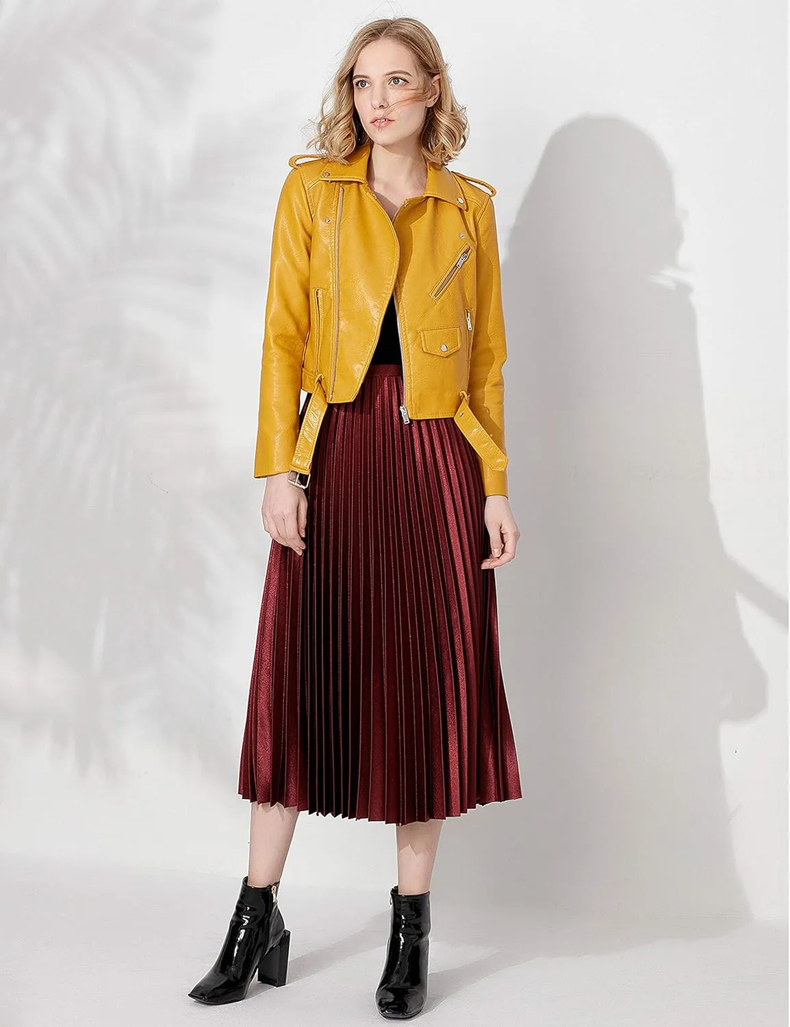 Women's Faux Leather Textured Short Moto Jacket Zip-up Slim PU Biker Coat with Pockets