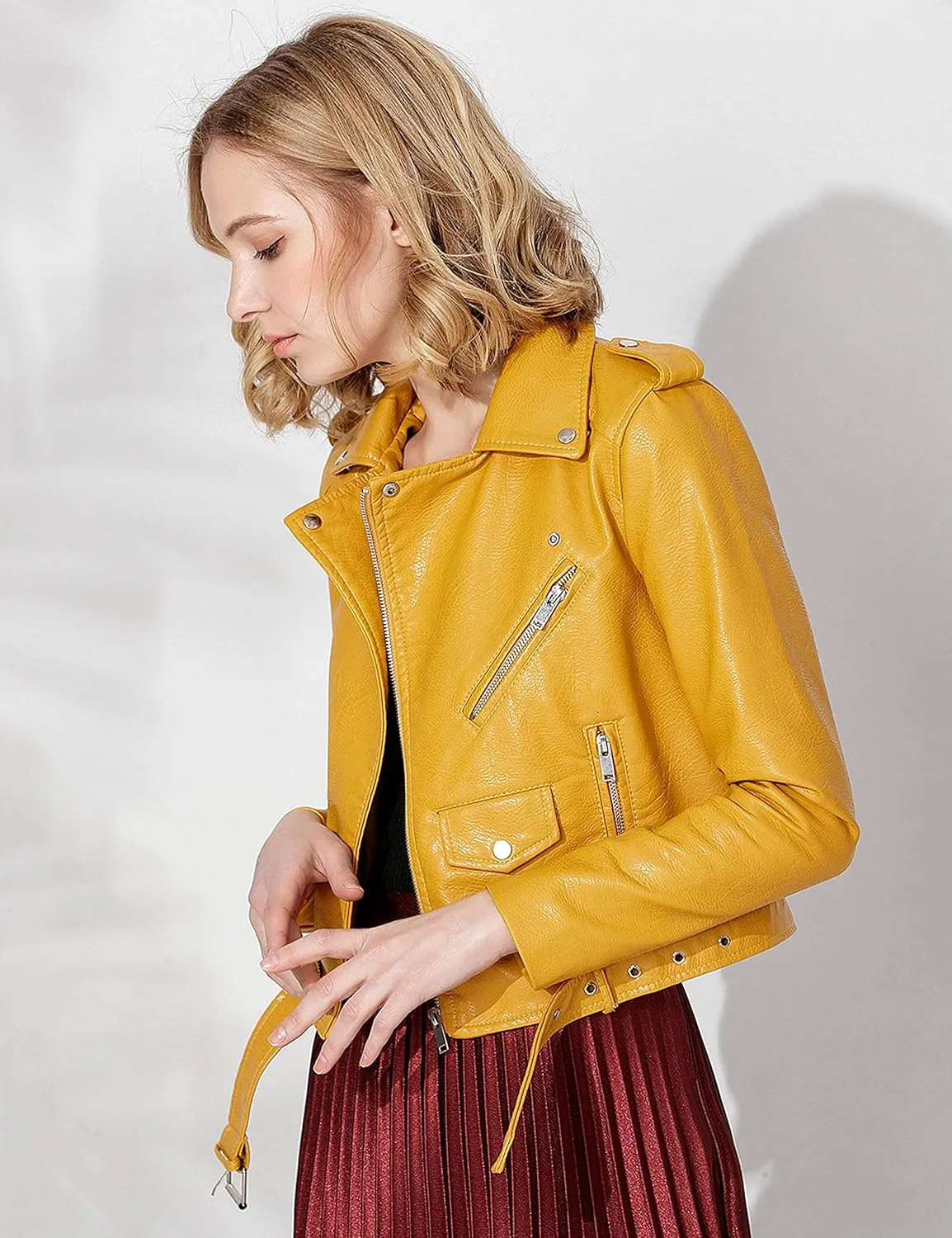 Women's Faux Leather Textured Short Moto Jacket Zip-up Slim PU Biker Coat with Pockets